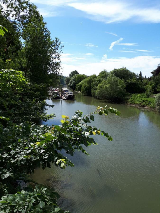 Les Seringats Poissy Exterior photo